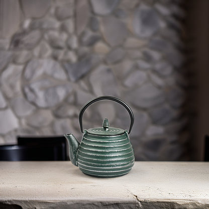 Classic Teekanne aus Gusseisen, 0.8l grünsilber